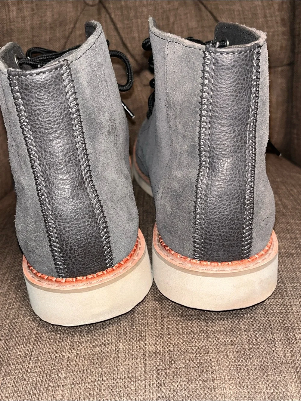 Toms Porter Men's Gray Suede Chukka Boots size 10.5